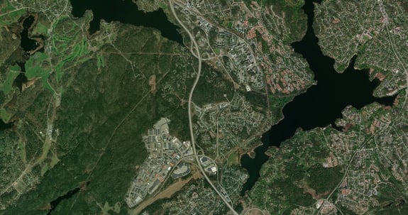 Satellitbild över Sverige - samhällen och skog